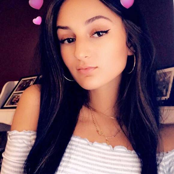 Meet your Posher, Isabella - Picture 1 of 1